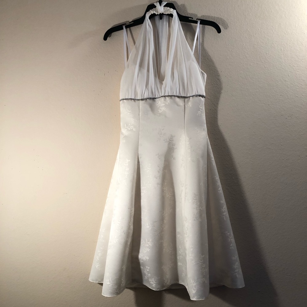 Urban Girl Nites Vanilla Halter-Style Cocktail Dress